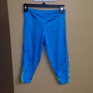 The brand is Layer 8 and is a beautiful legging 😍